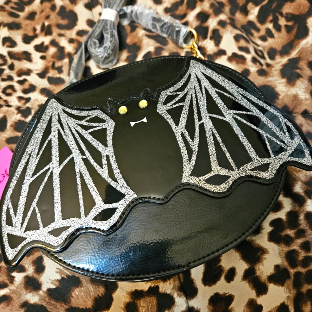 NWT Betsey Johnson 🦇 Bat Kitsch Crossbody Bag Halloween Goth